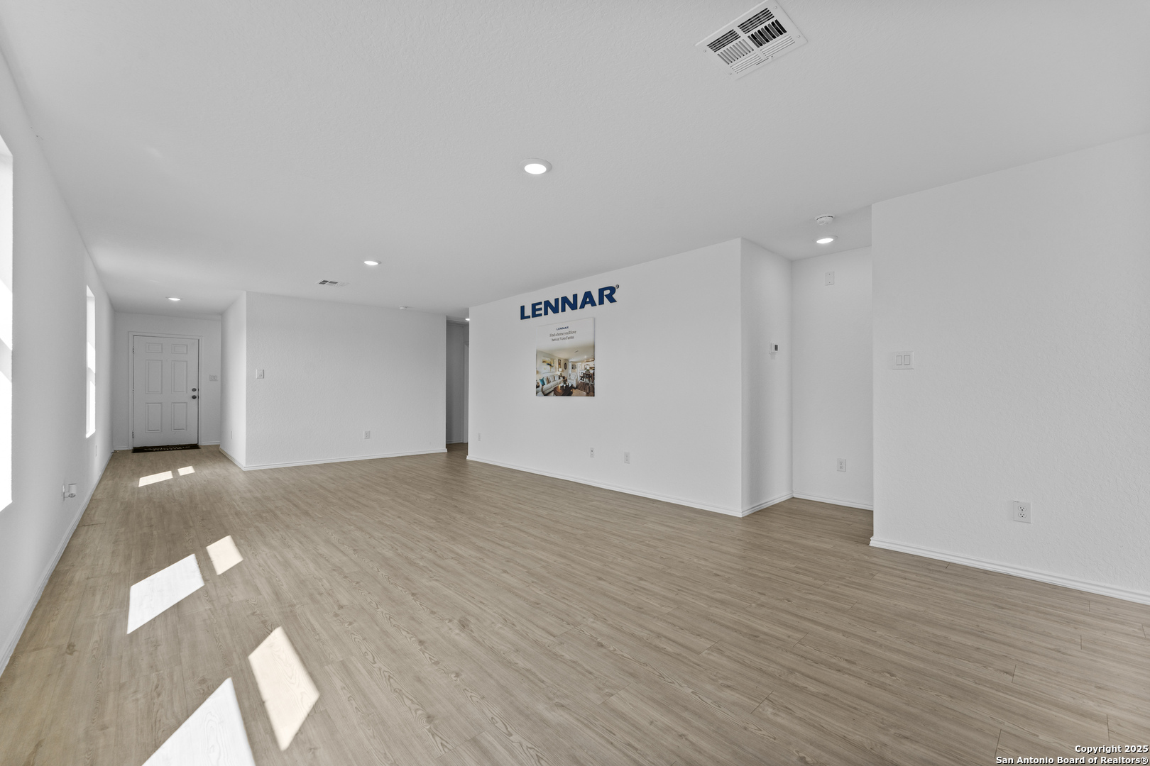 1732 Knoll Ridge