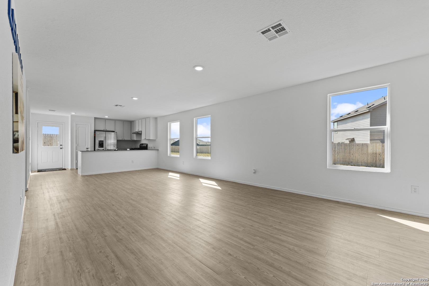 1732 Knoll Ridge