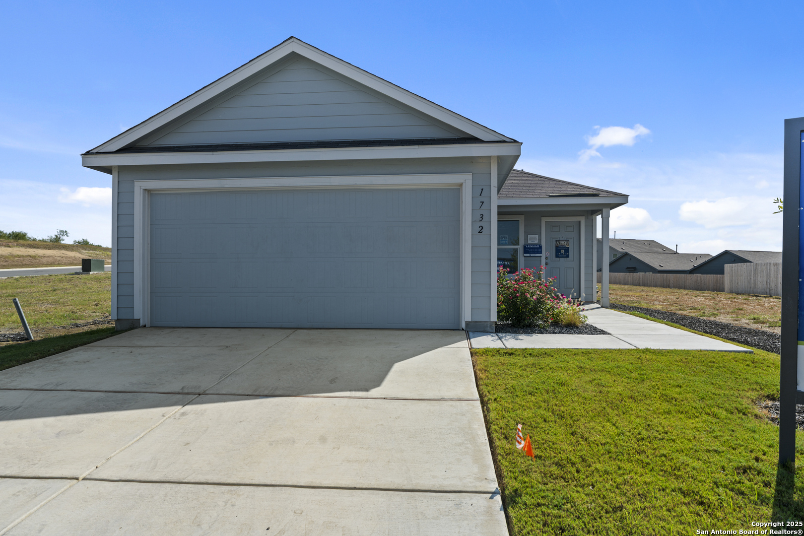 1732 Knoll Ridge