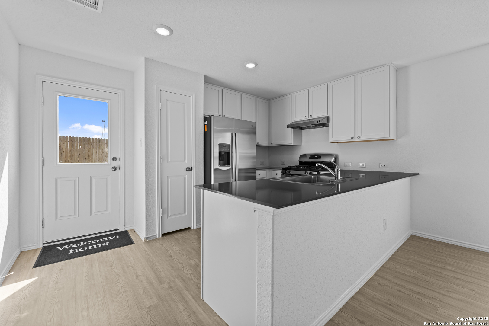 1732 Knoll Ridge