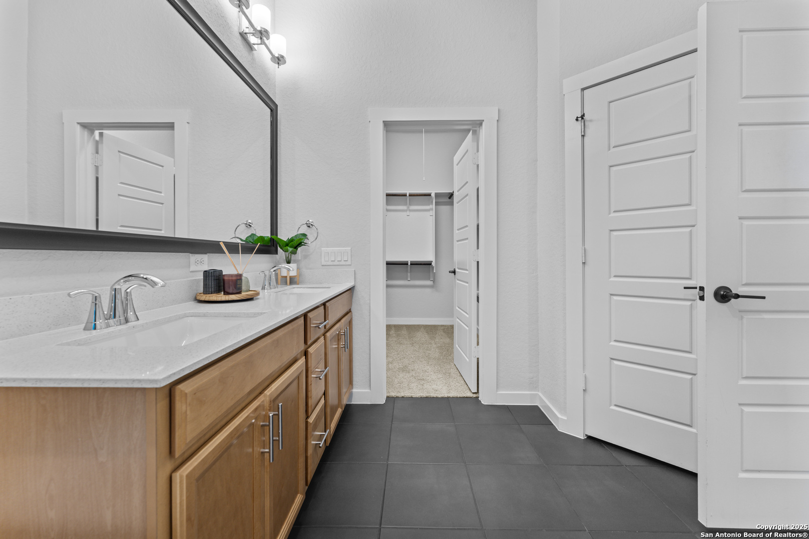 5843 Whitby Rd Unit 6