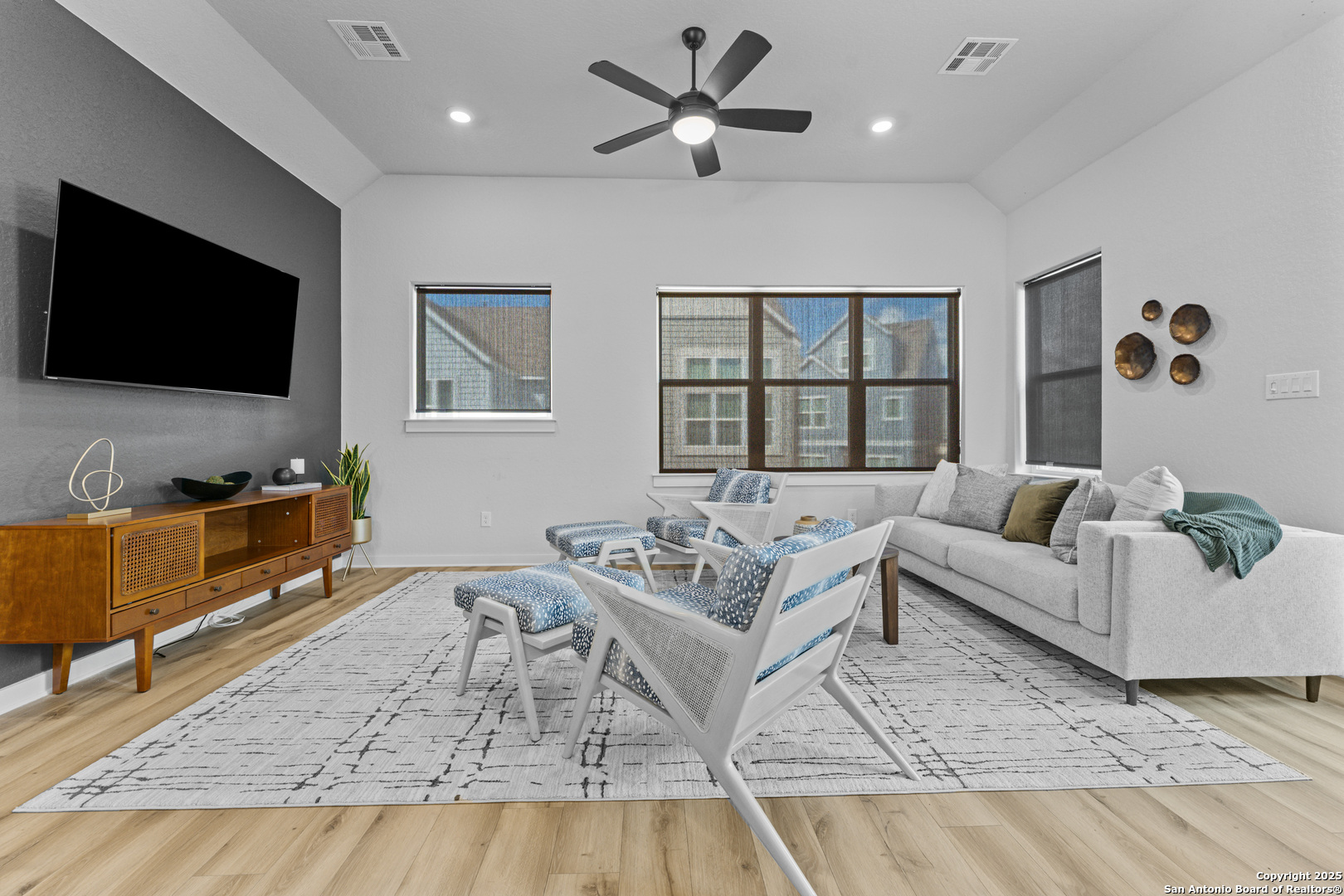 5843 Whitby Rd Unit 6