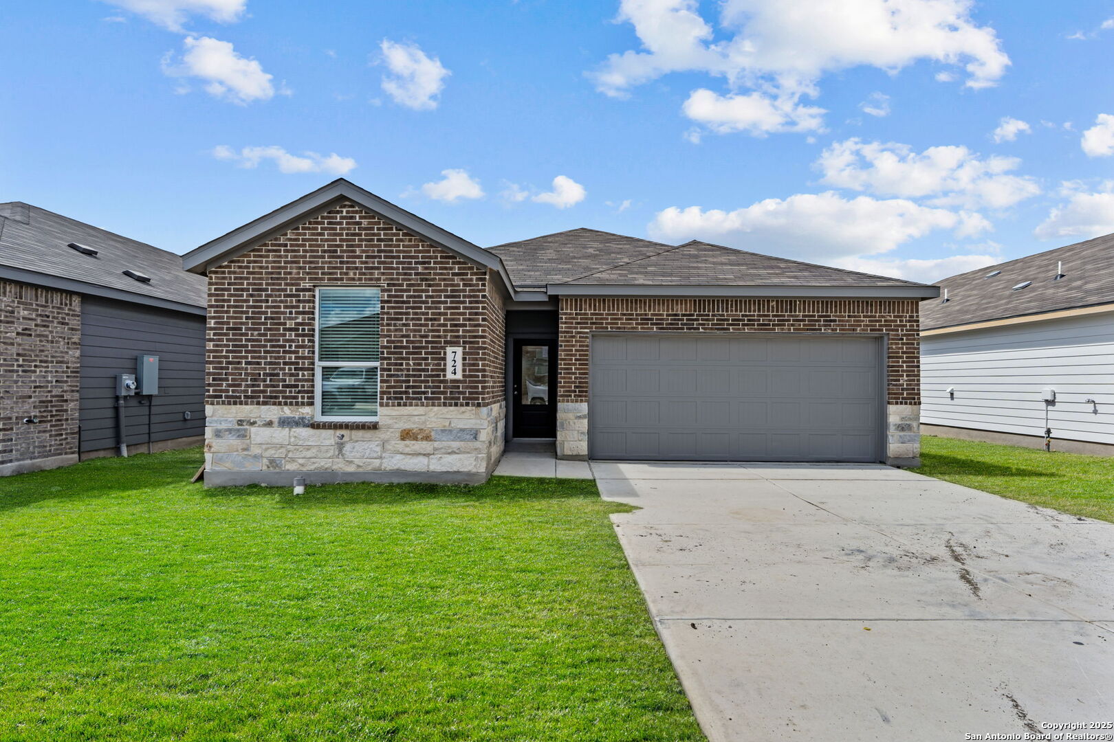 724 Horsetail Ln