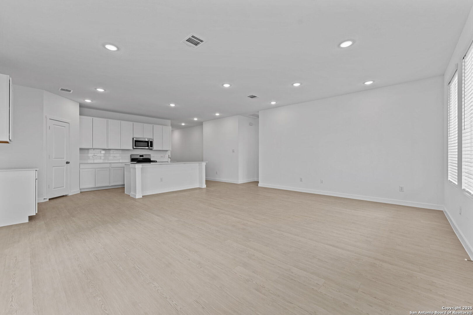 724 Horsetail Ln