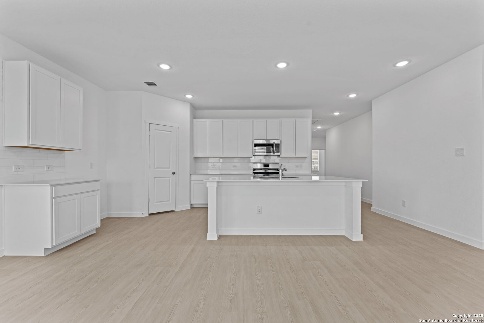 724 Horsetail Ln