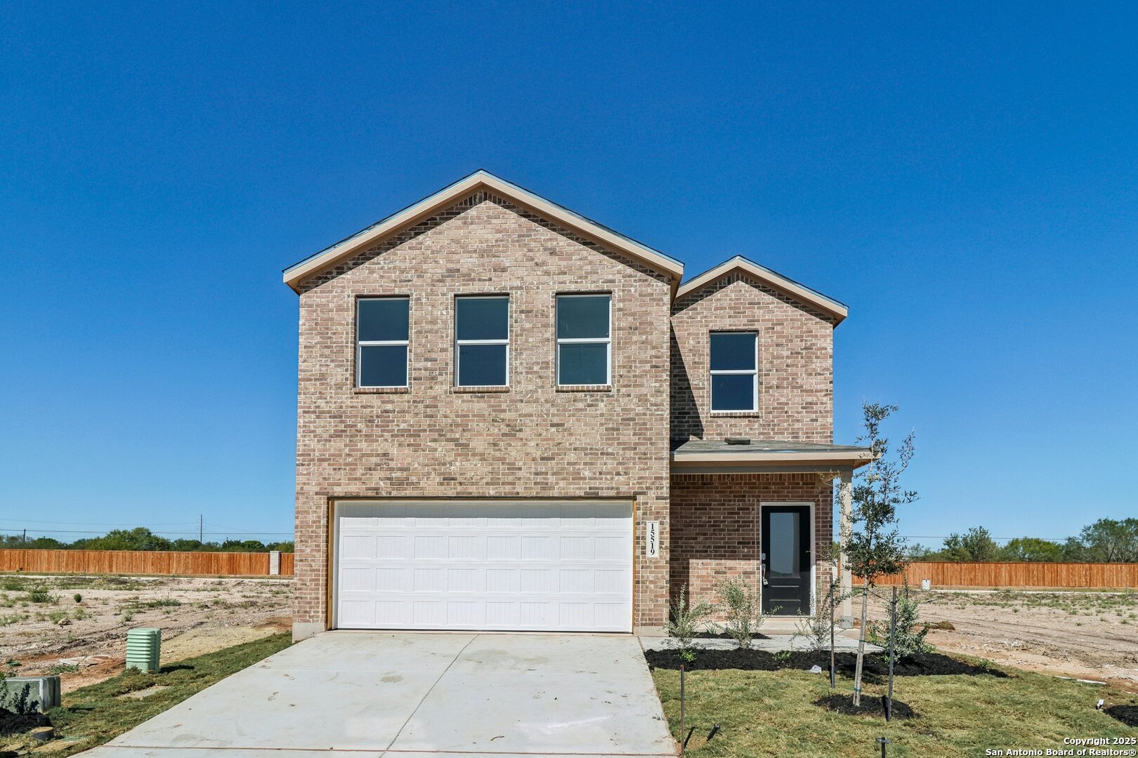 15519 Crescent Pine