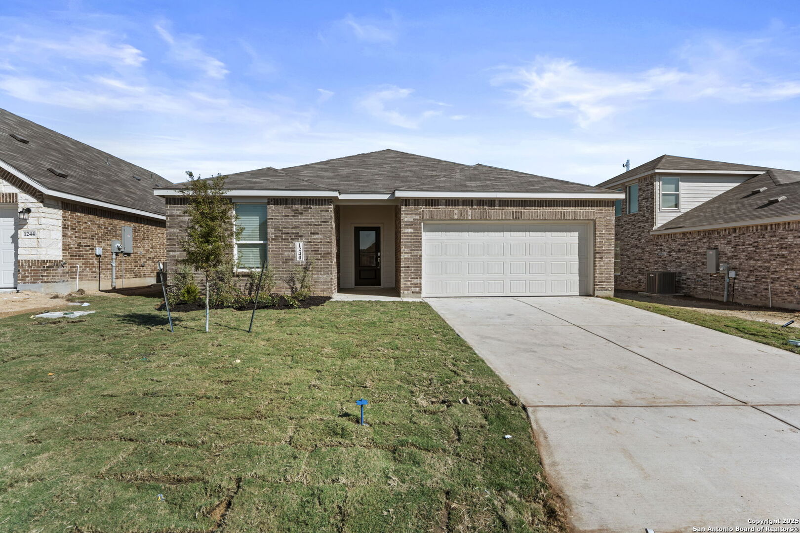 1240 Fox Wing Way