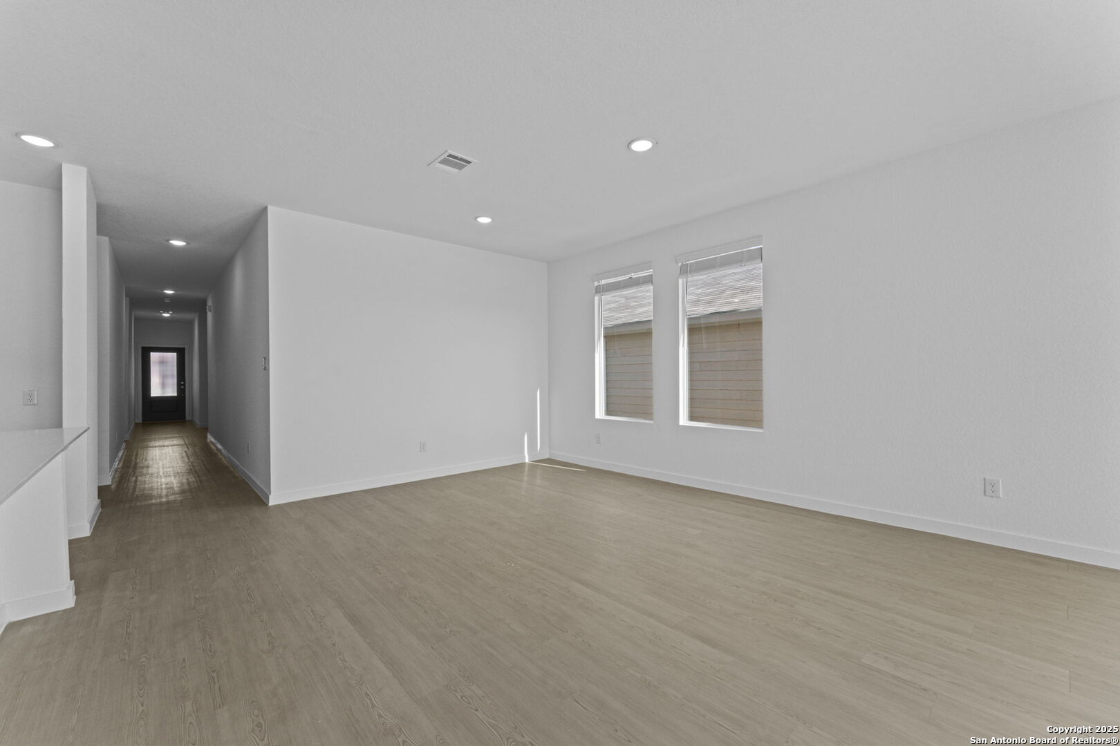 740 Horsetail Ln