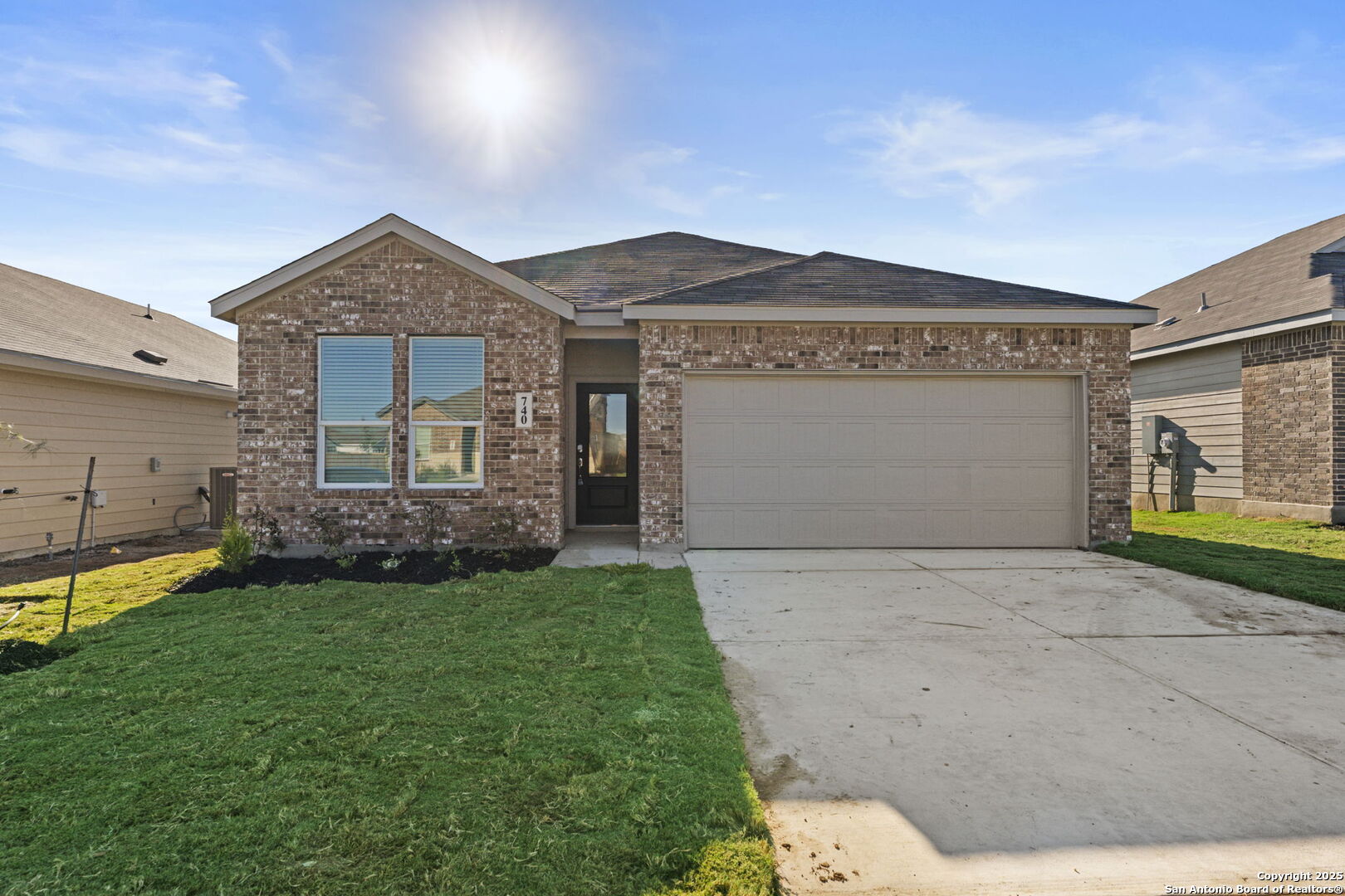 740 Horsetail Ln