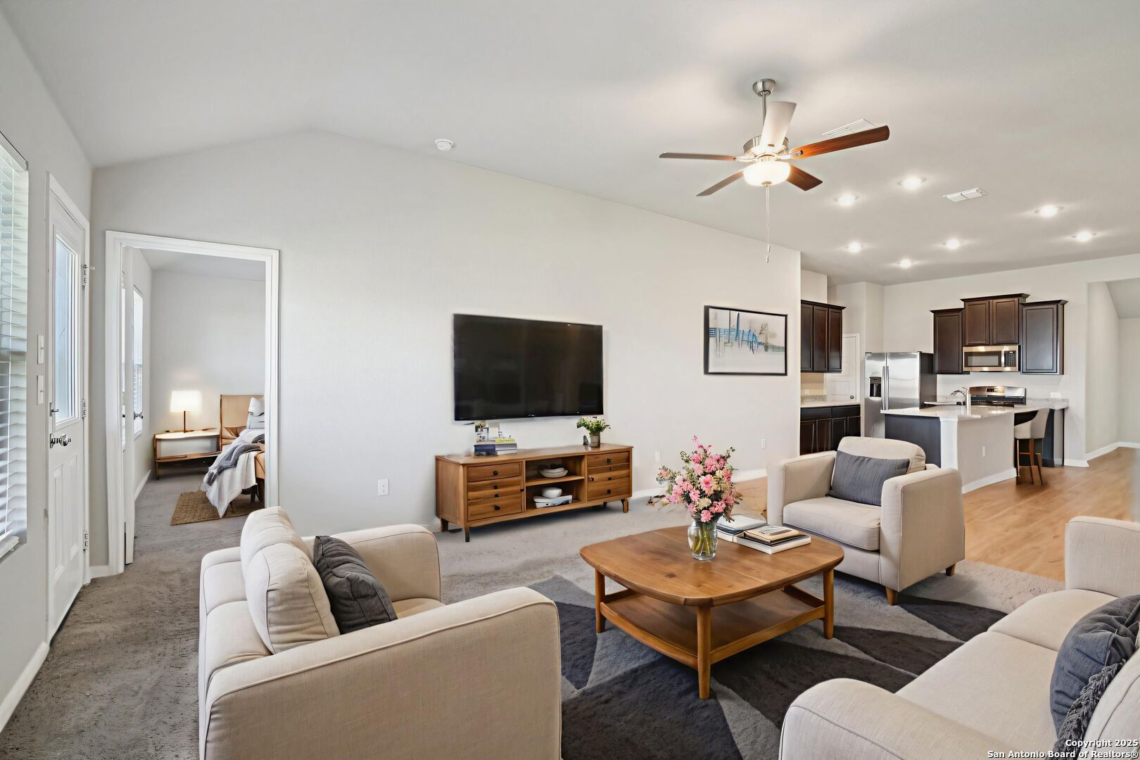 7019 Vista Loop