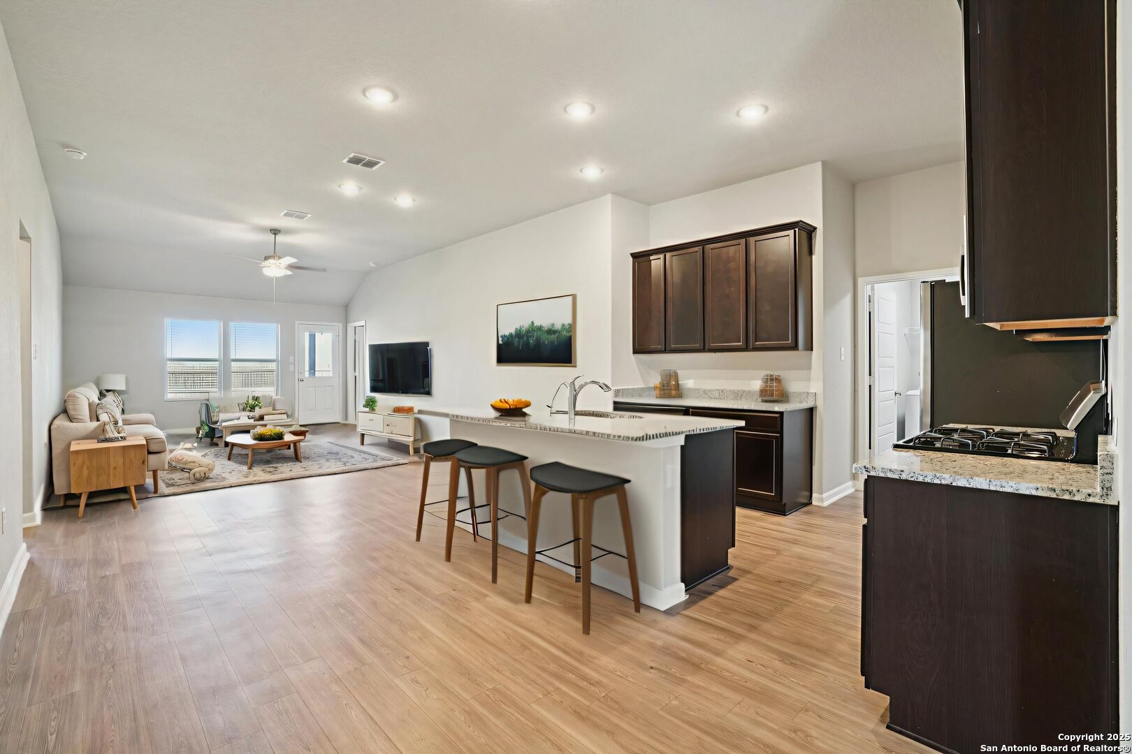 7019 Vista Loop