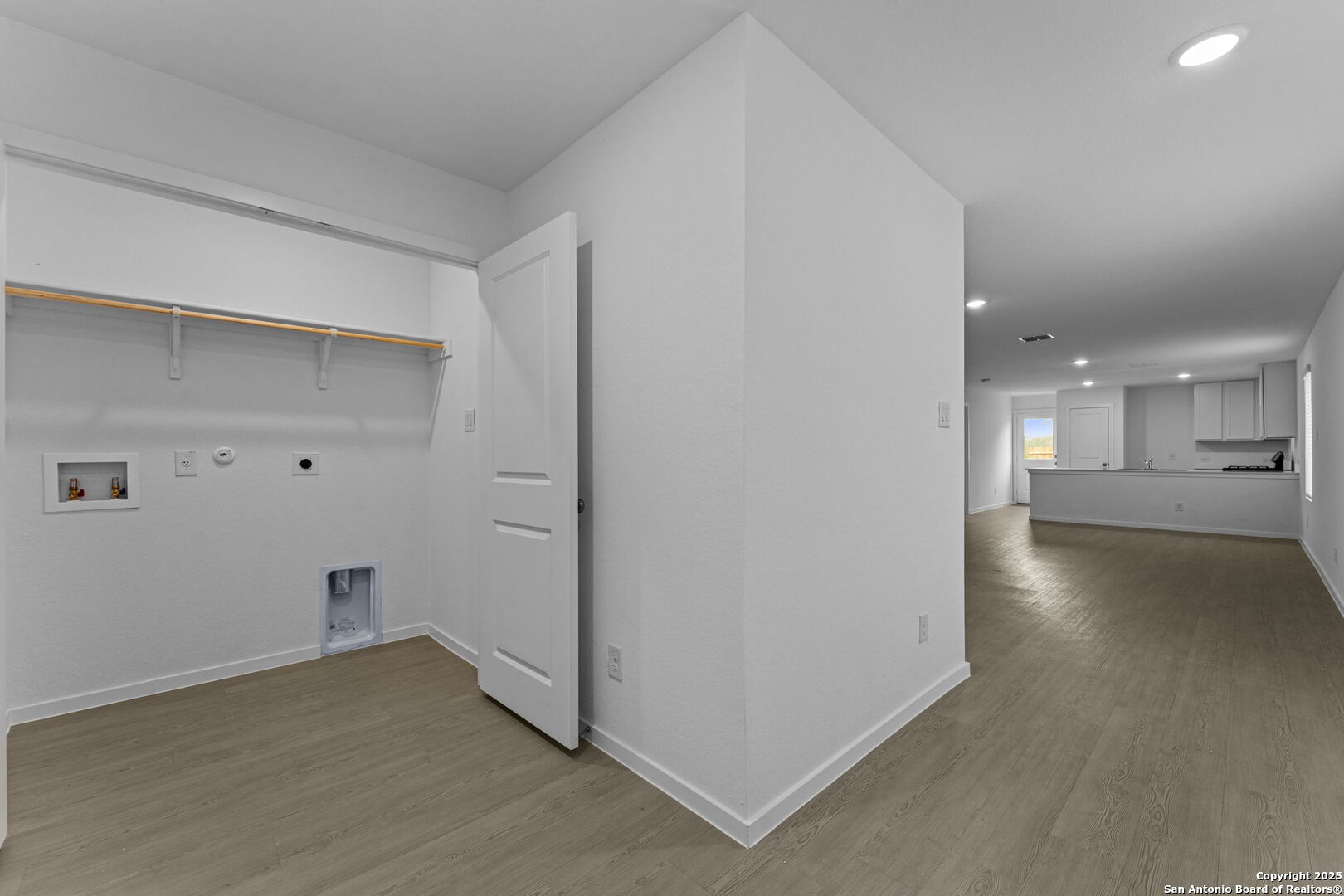7302 Brownleaf Dr