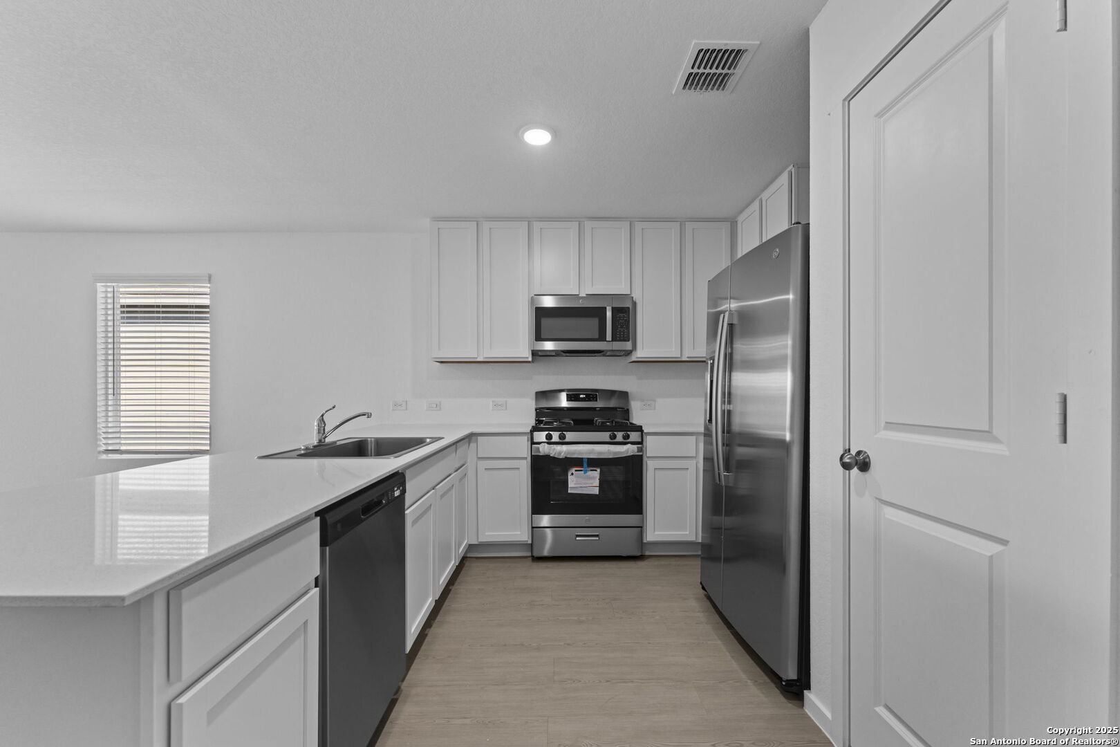 7318 Brownleaf Dr