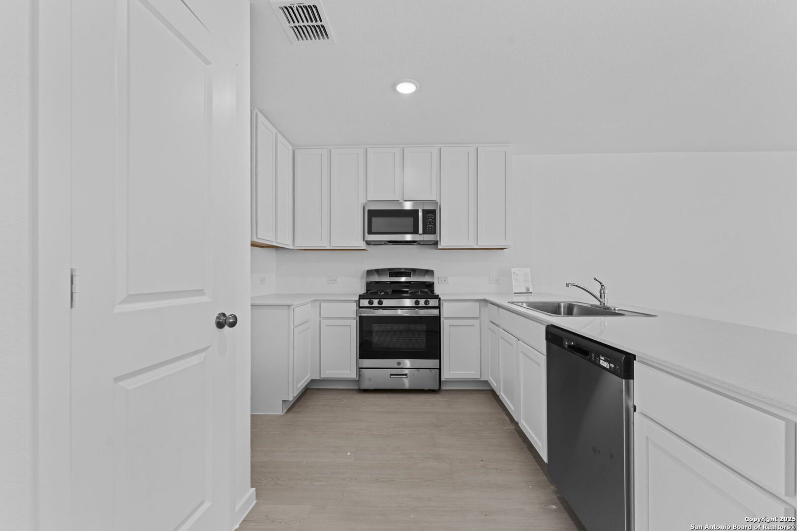 7207 Brownleaf Dr