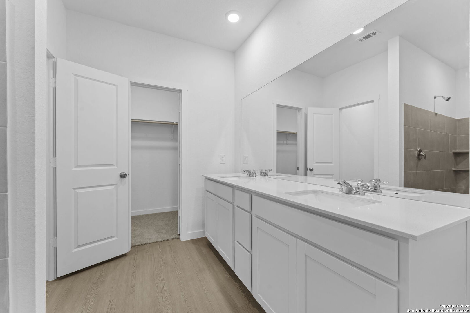 6607 Titan Park