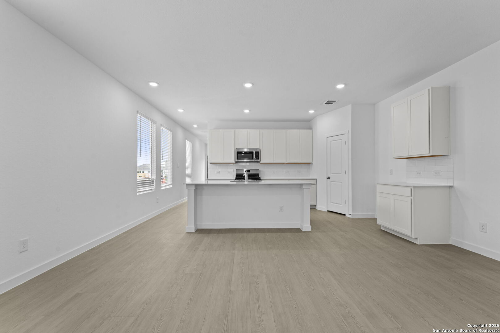 6607 Titan Park