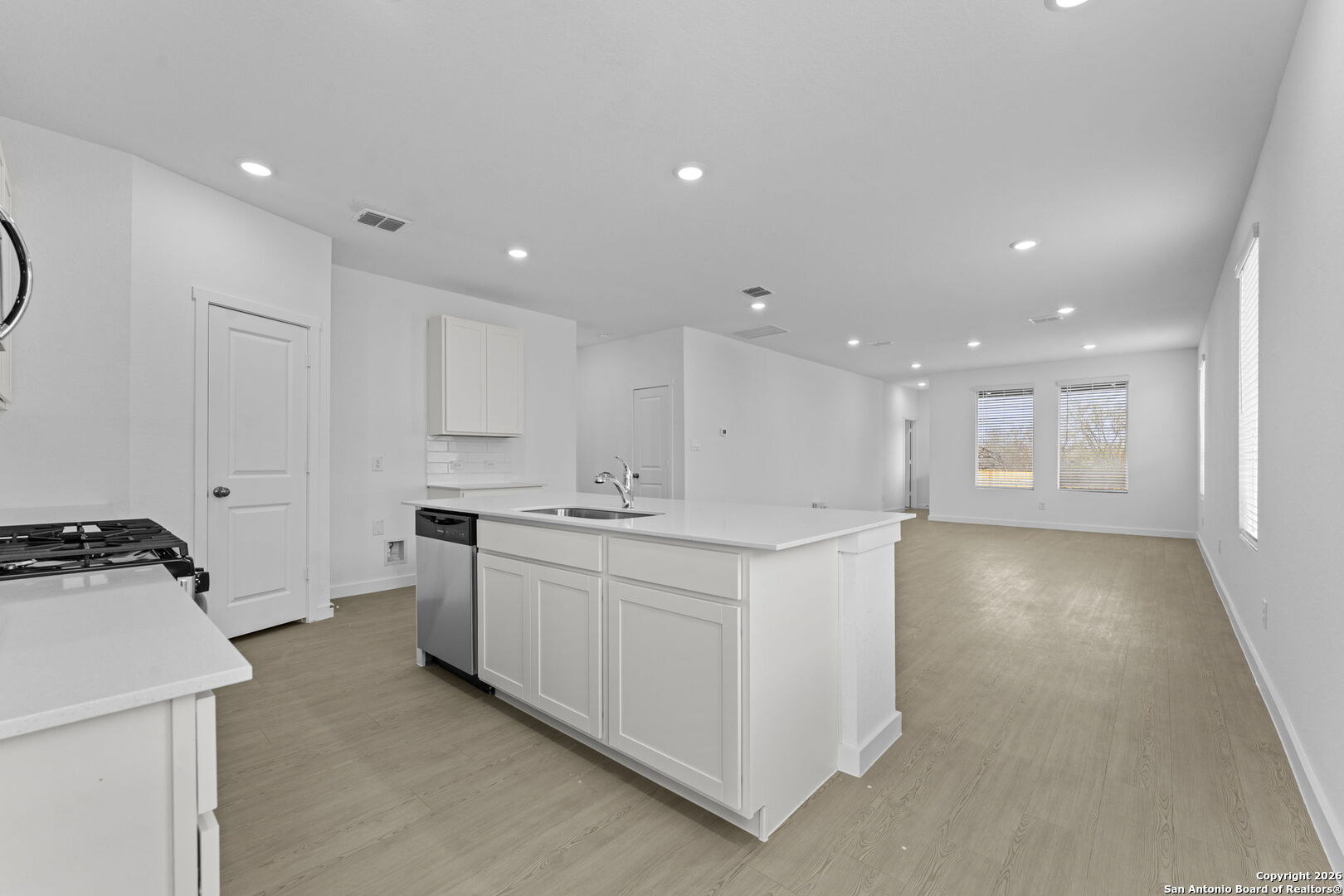 6607 Titan Park