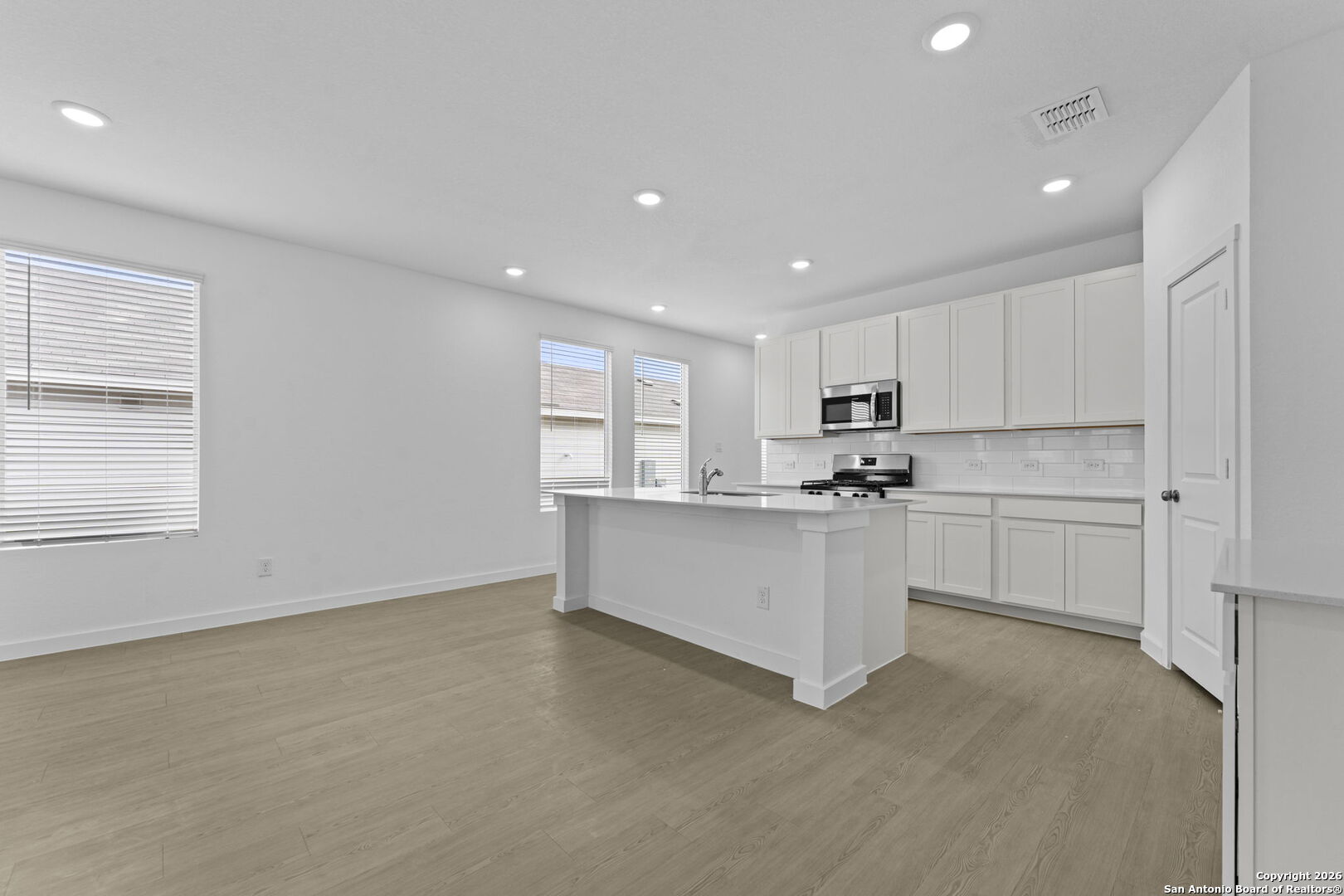 6607 Titan Park