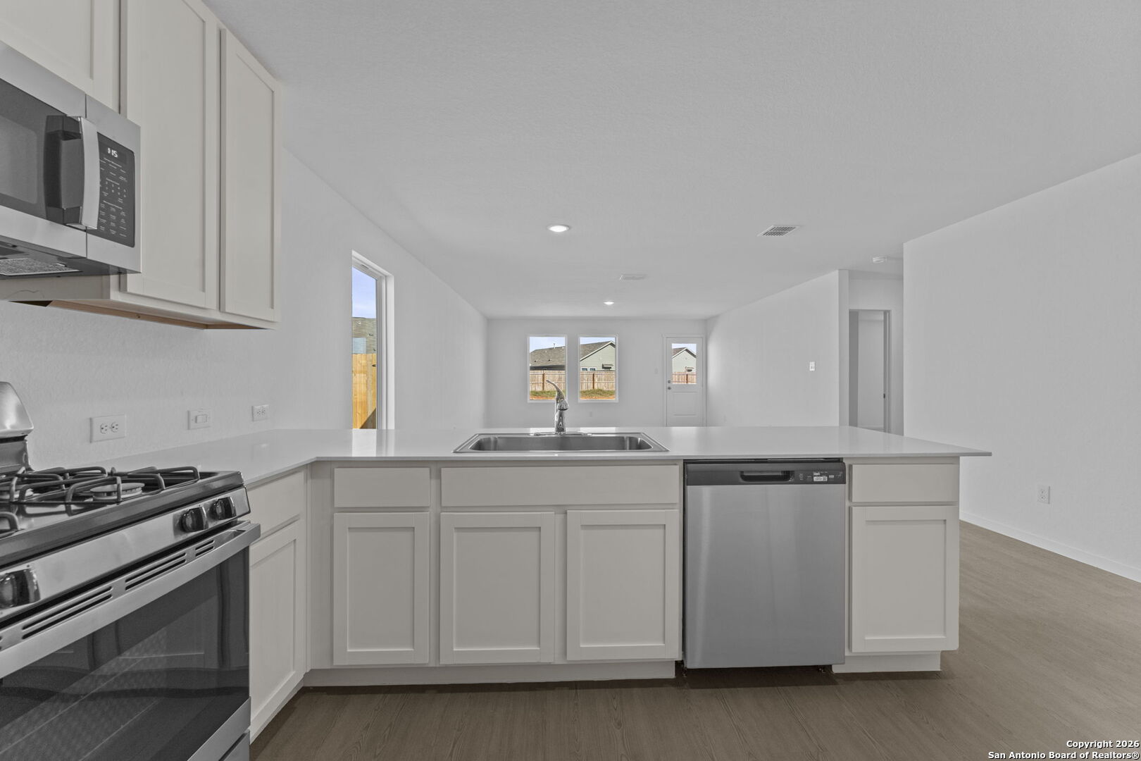 137 Alameda Dr