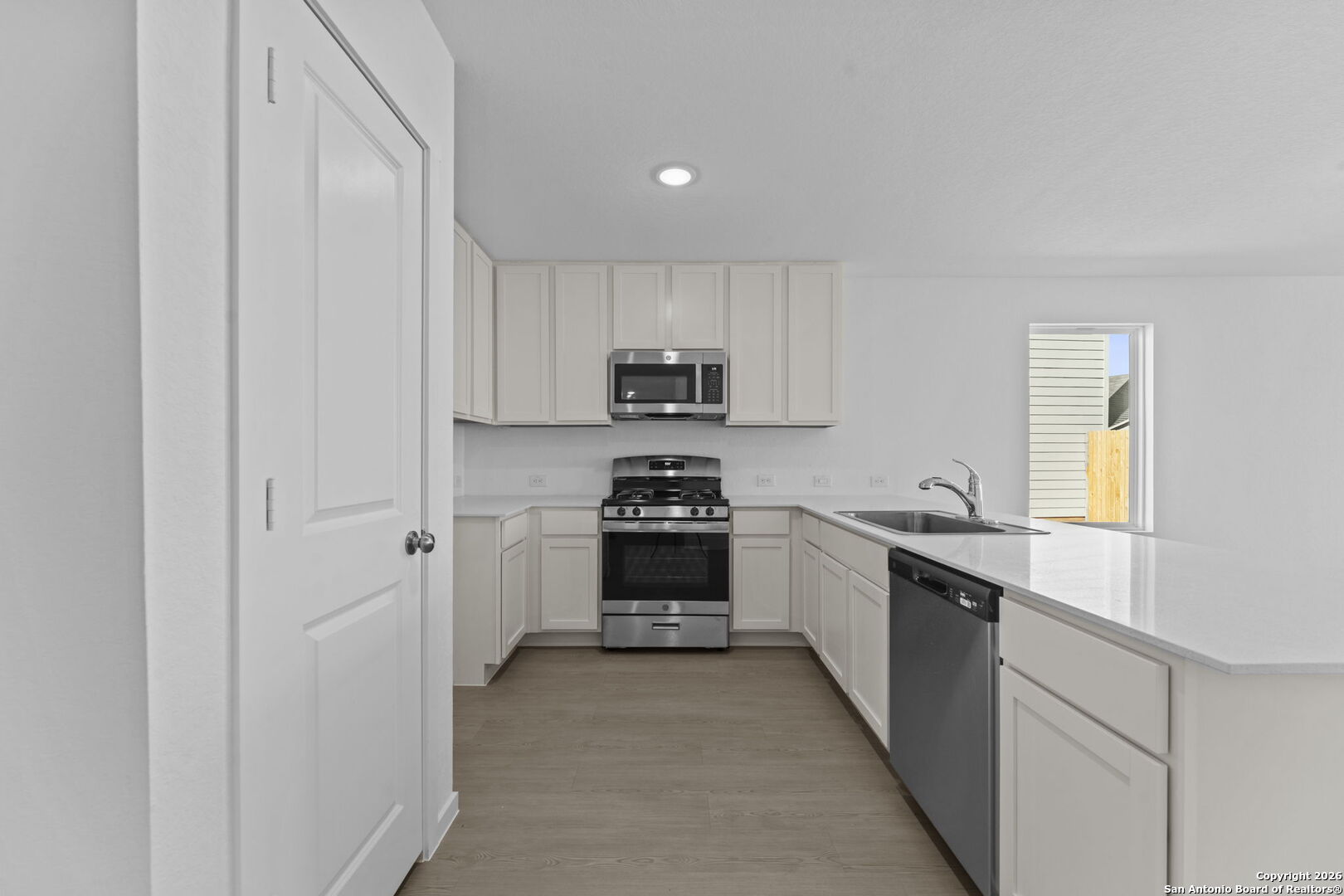 137 Alameda Dr