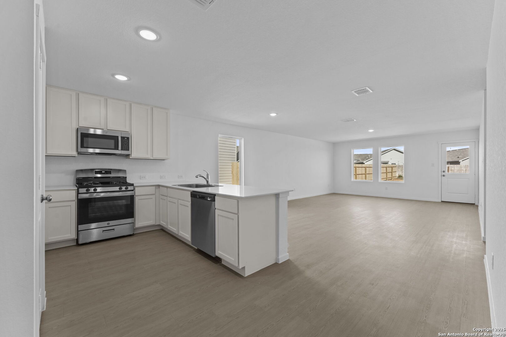 137 Alameda Dr