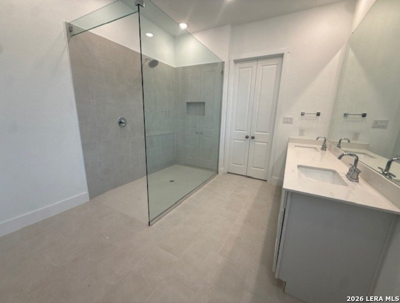 8925 San Carlos