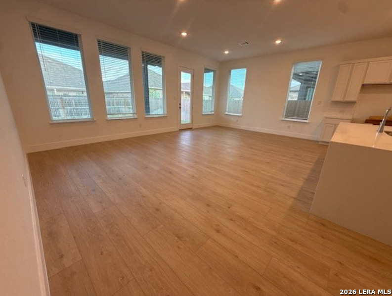8913 San Carlos