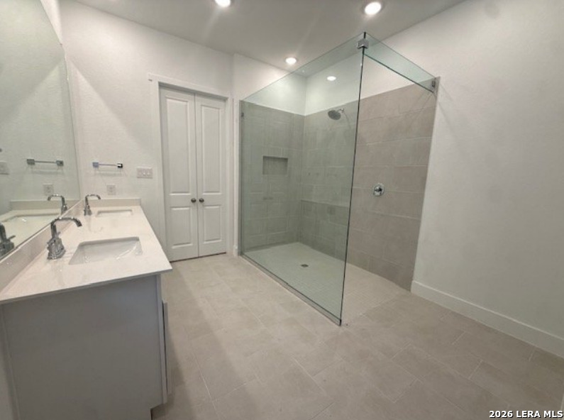 8913 San Carlos