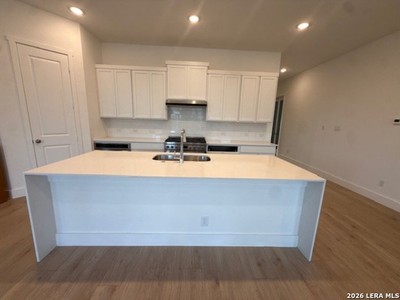 8913 San Carlos