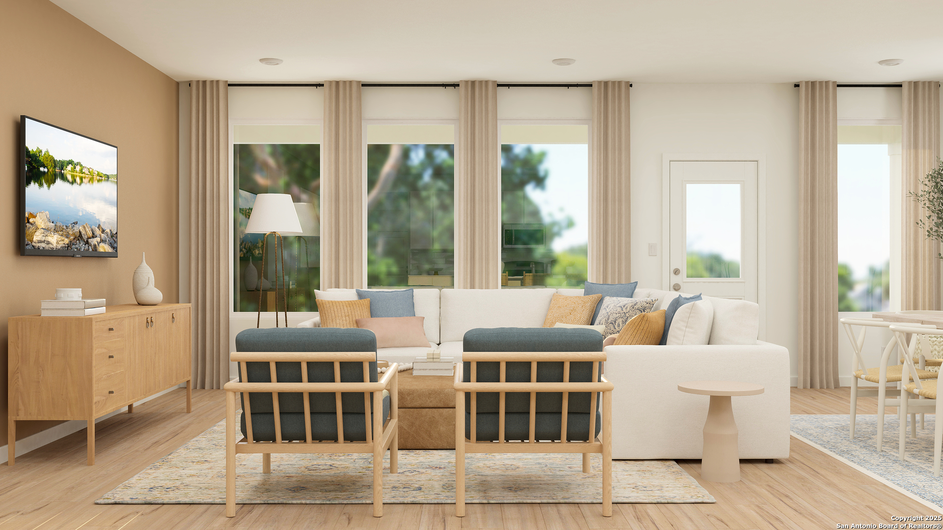 8905 San Carlos