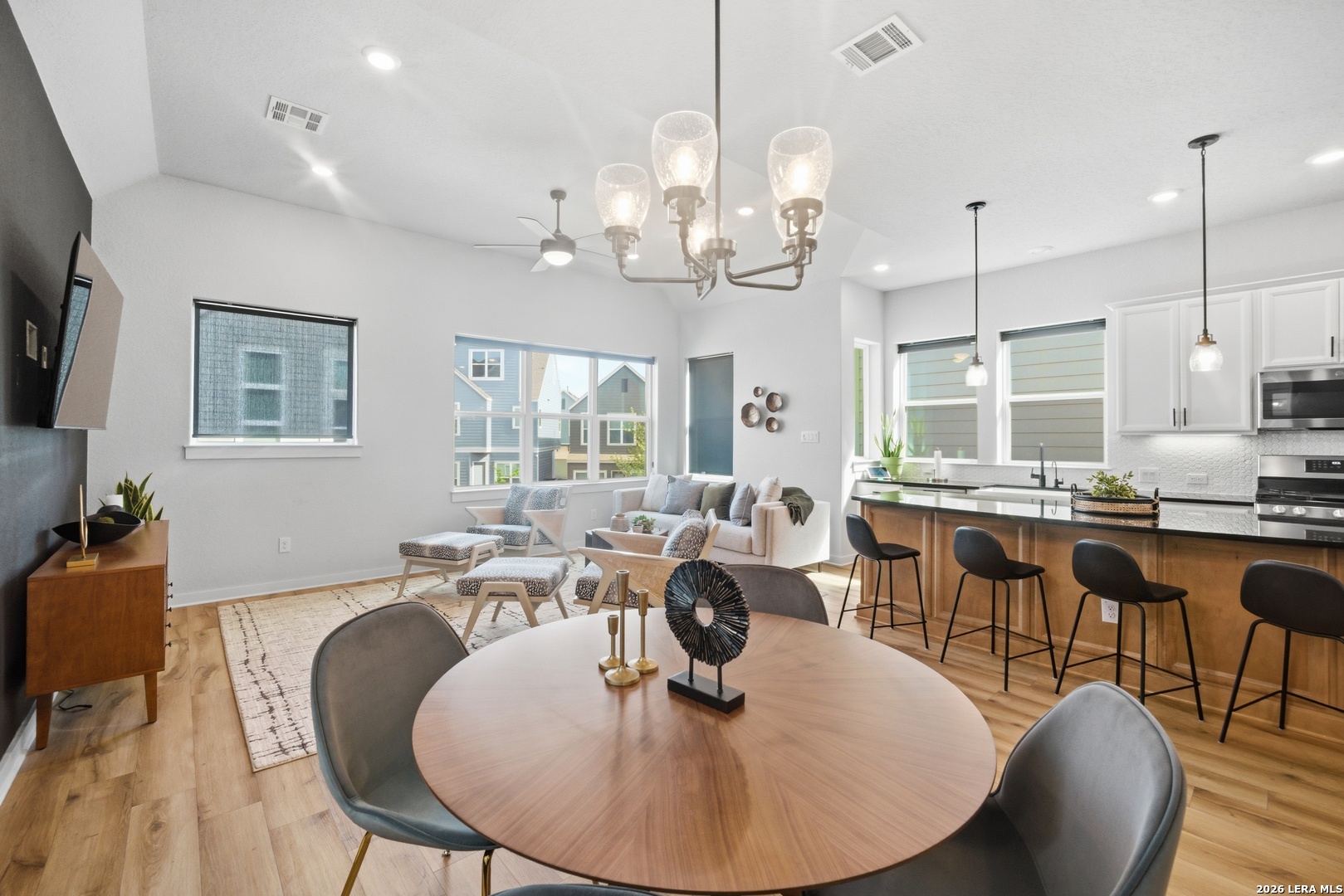 5843 Whitby Rd Unit 6