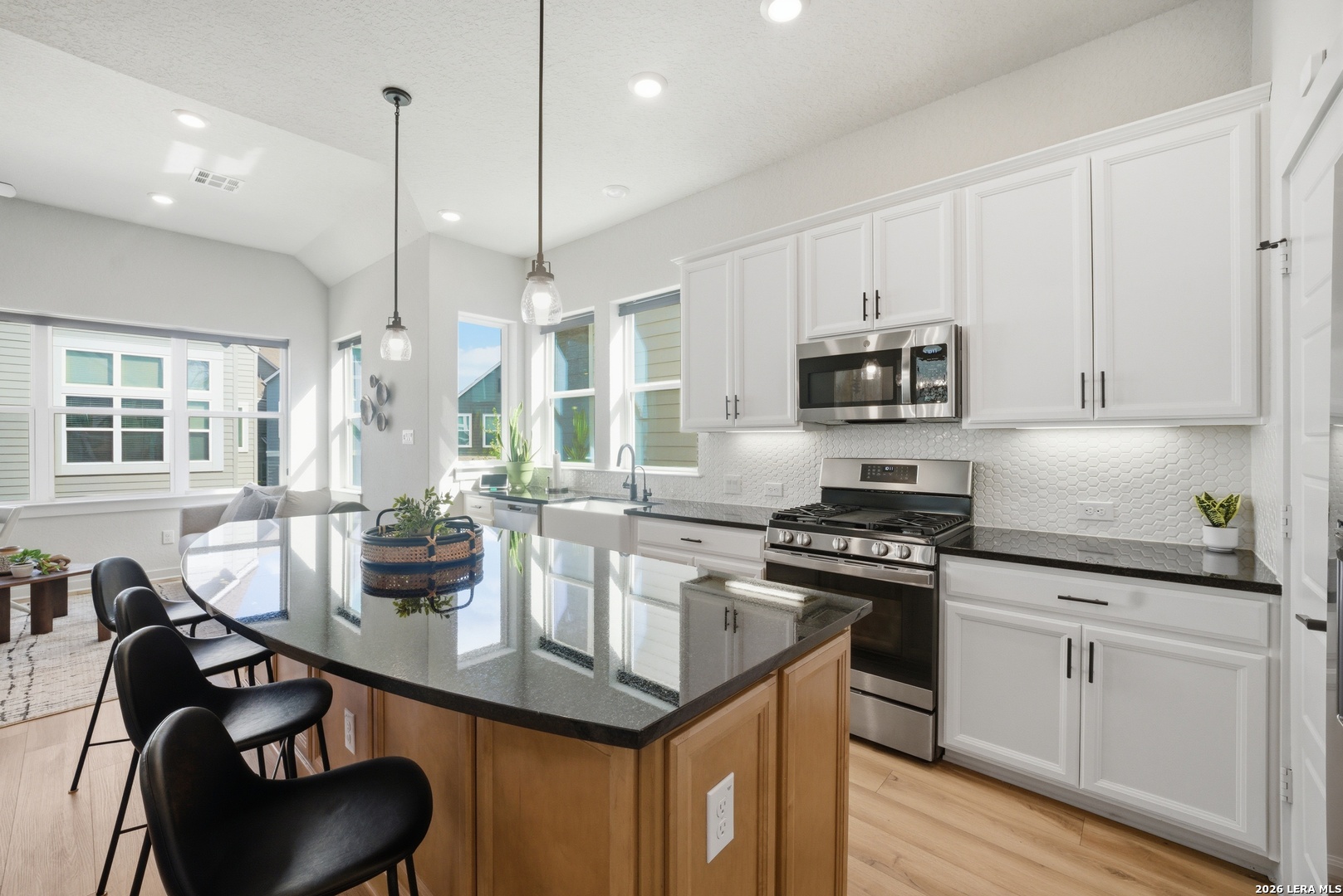 5843 Whitby Rd Unit 6