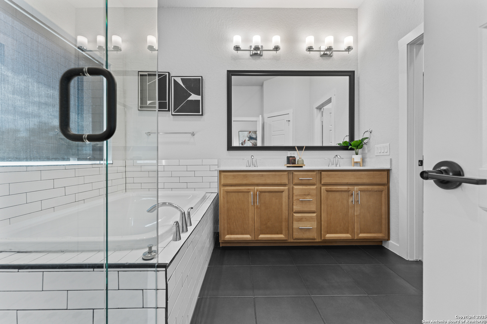 5843 Whitby Rd Unit 6