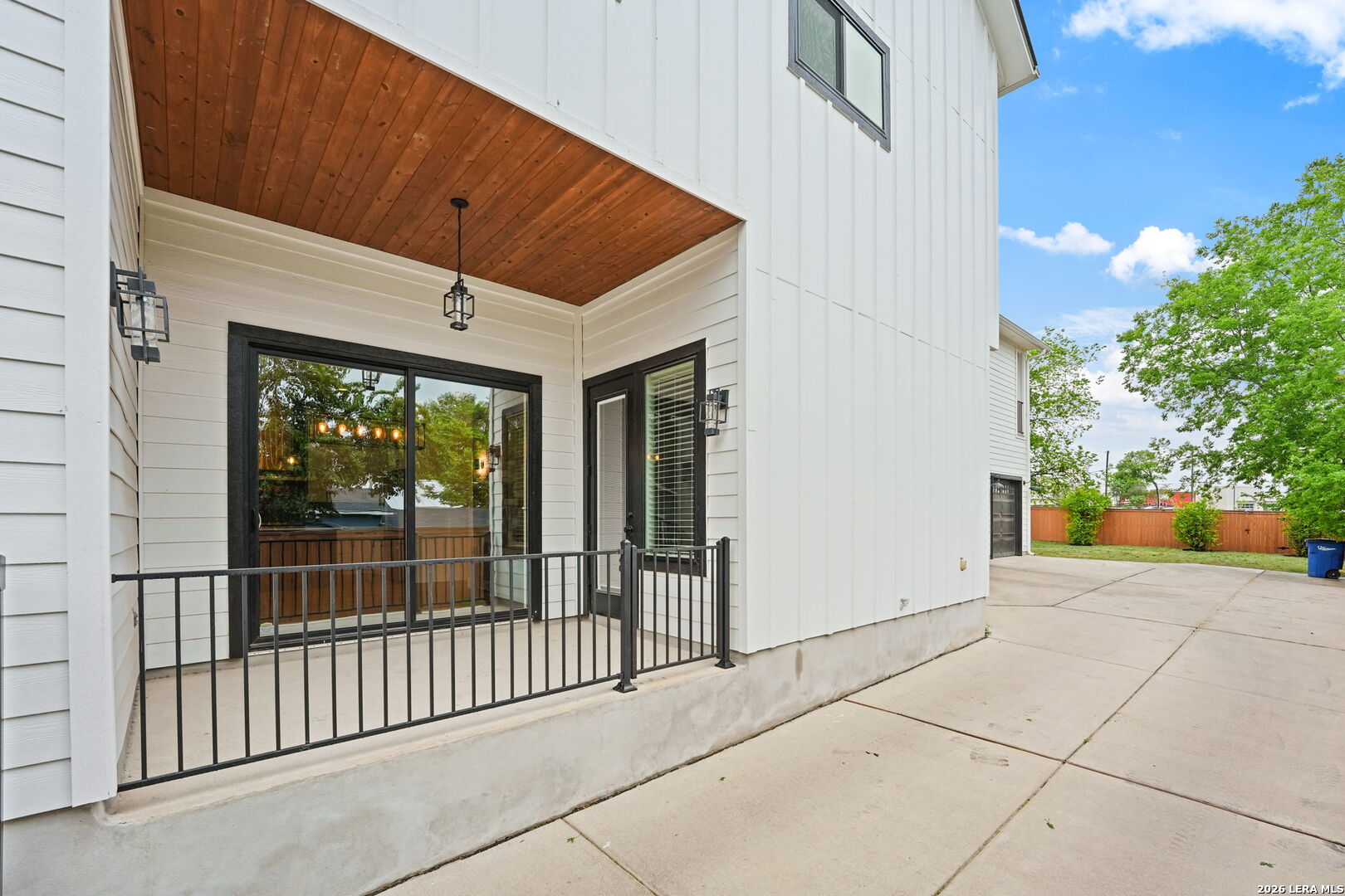 670 Magazine Ave