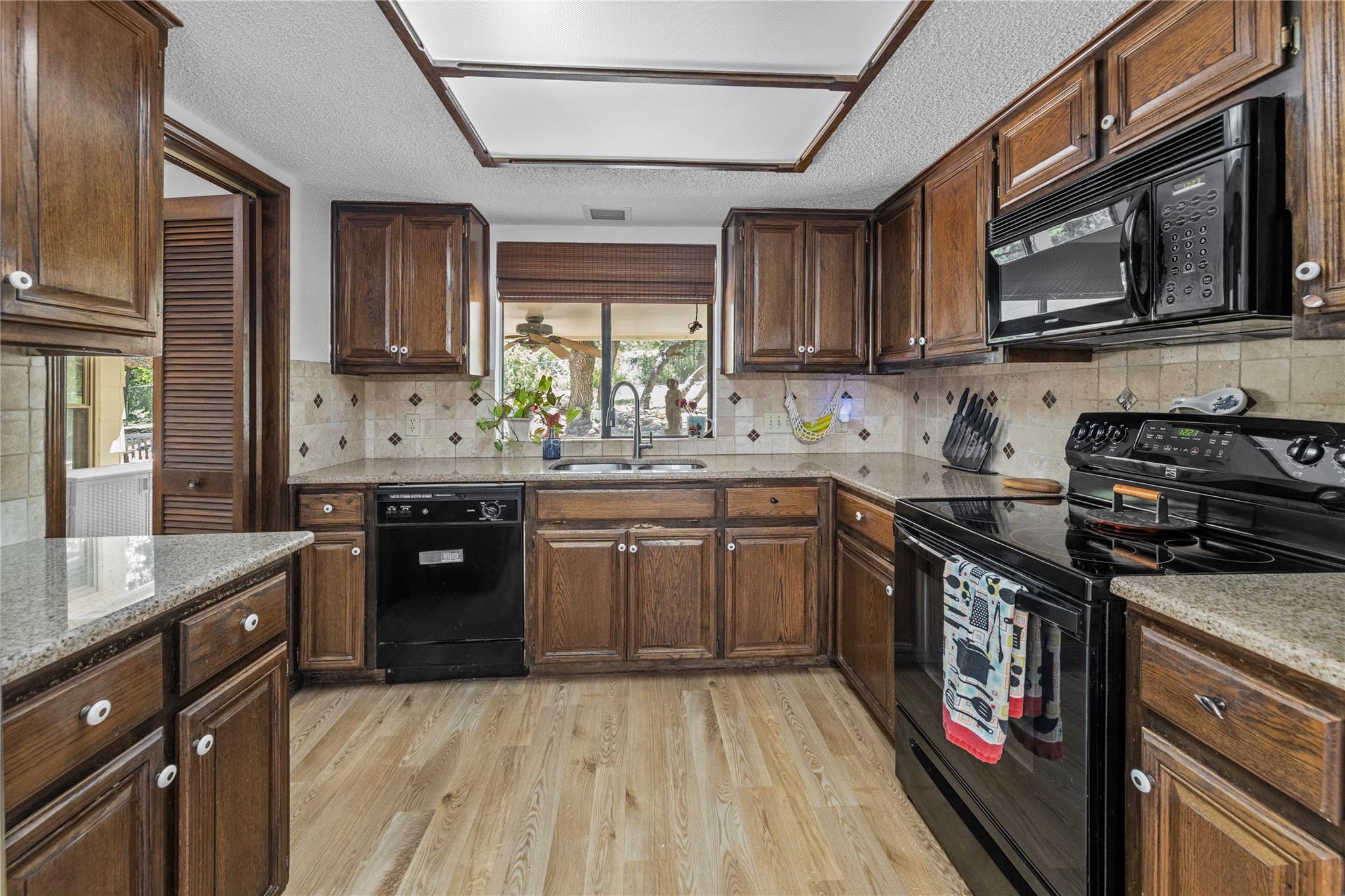 9127 Granada Hills DR