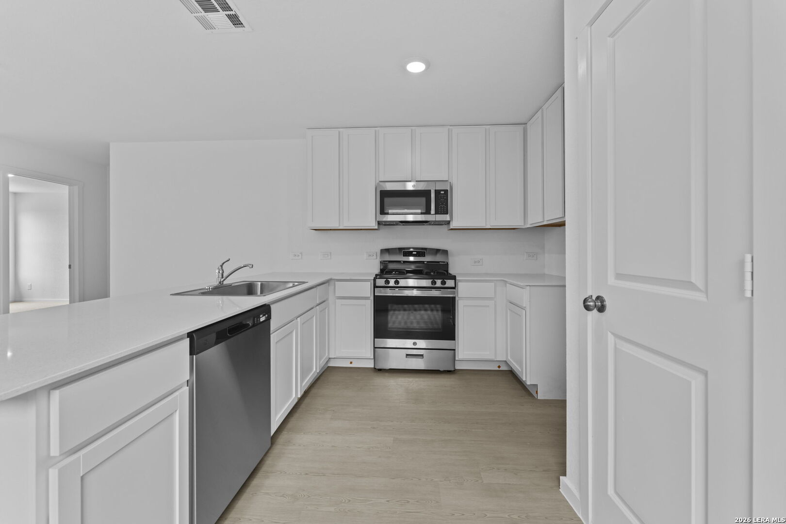12807 Kathleen St