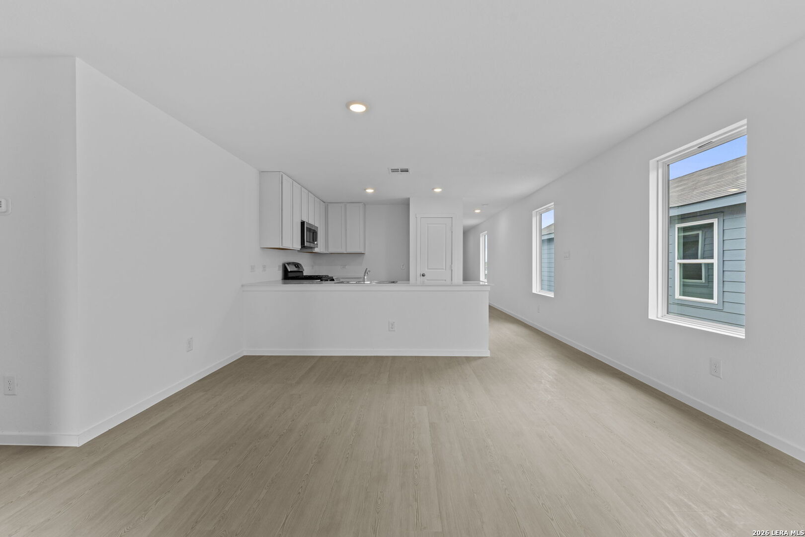12807 Kathleen St
