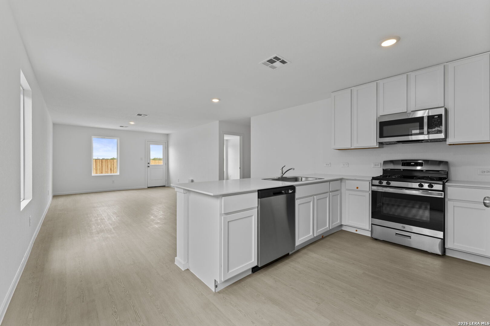 12807 Kathleen St