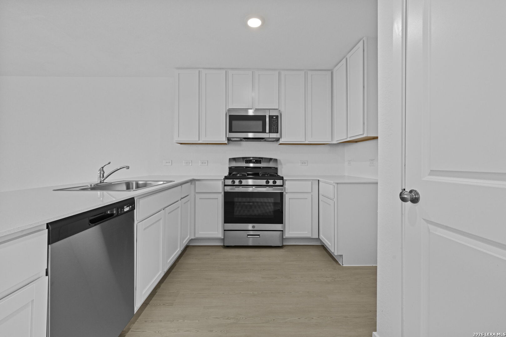 12711 Kathleen St