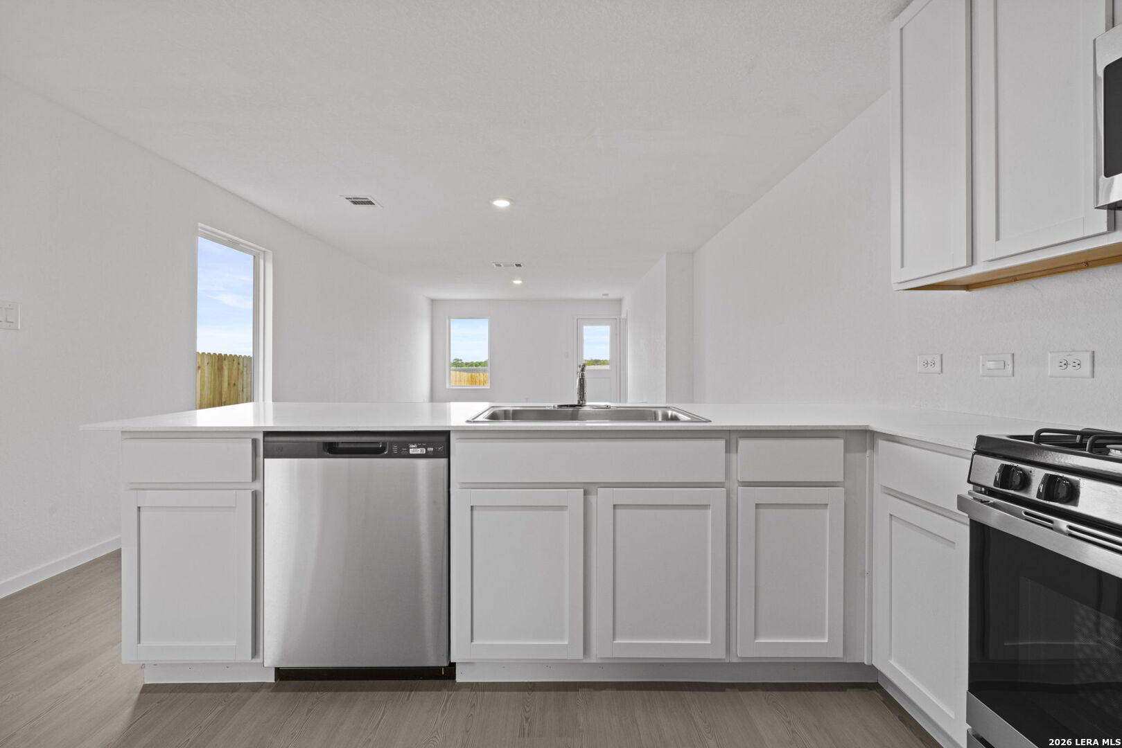 12711 Kathleen St