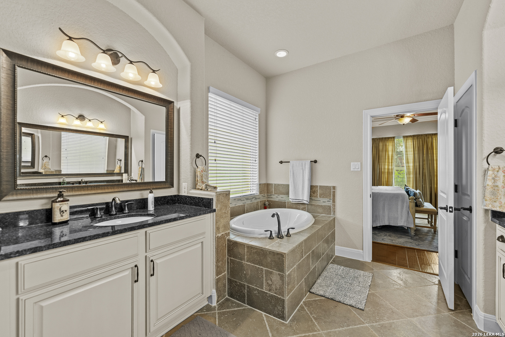 113 CANYON CIR