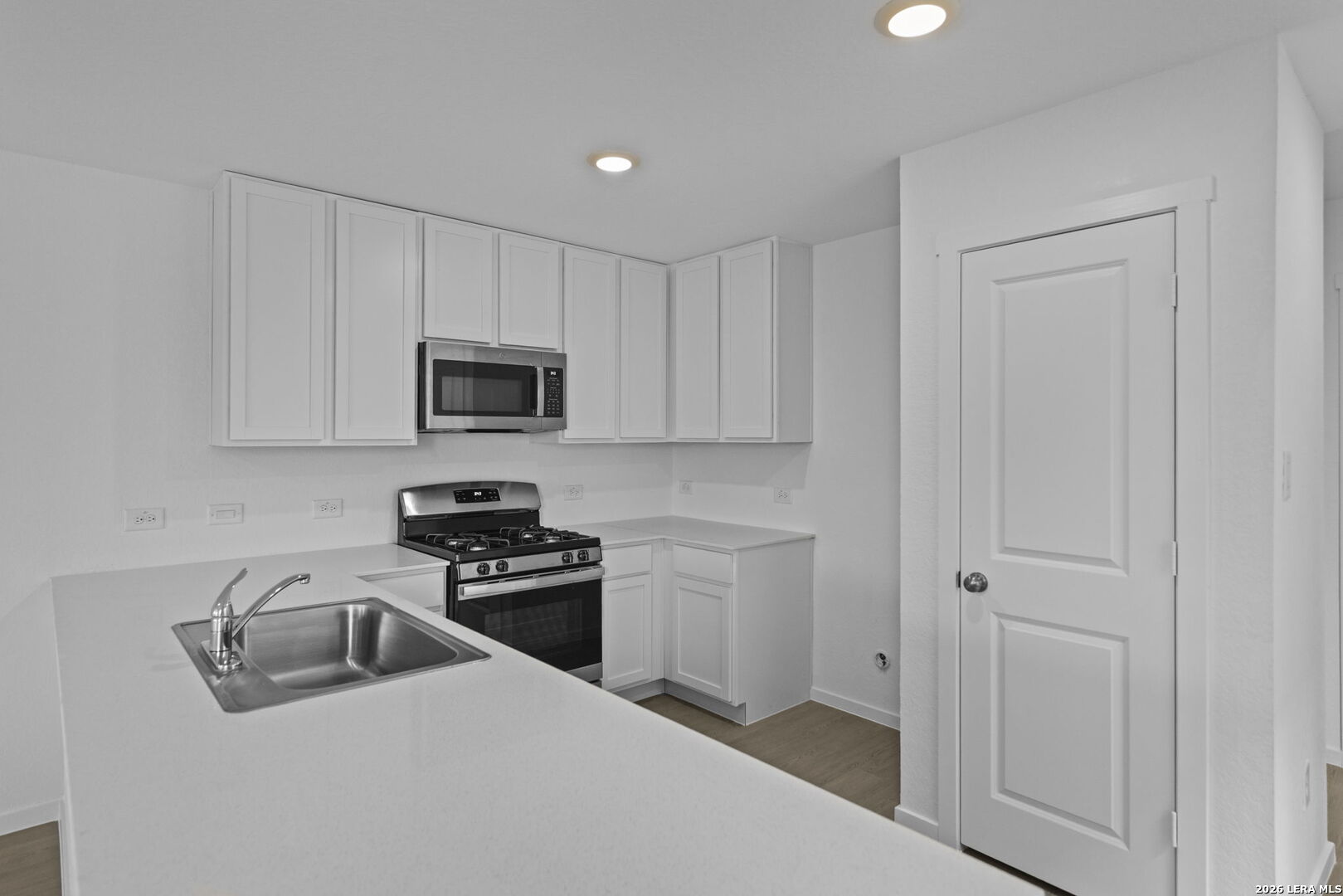 12907 Kathleen St