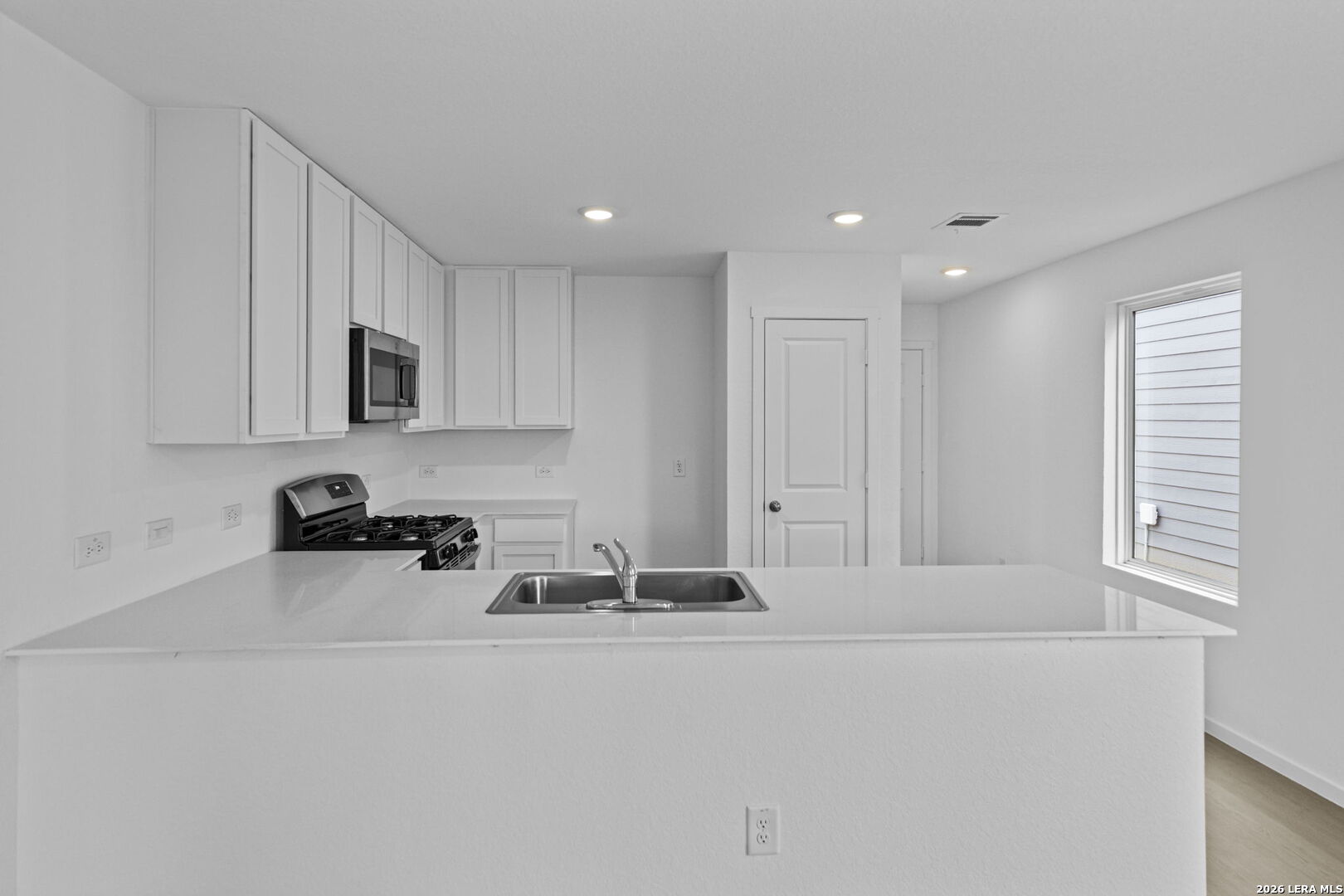12907 Kathleen St