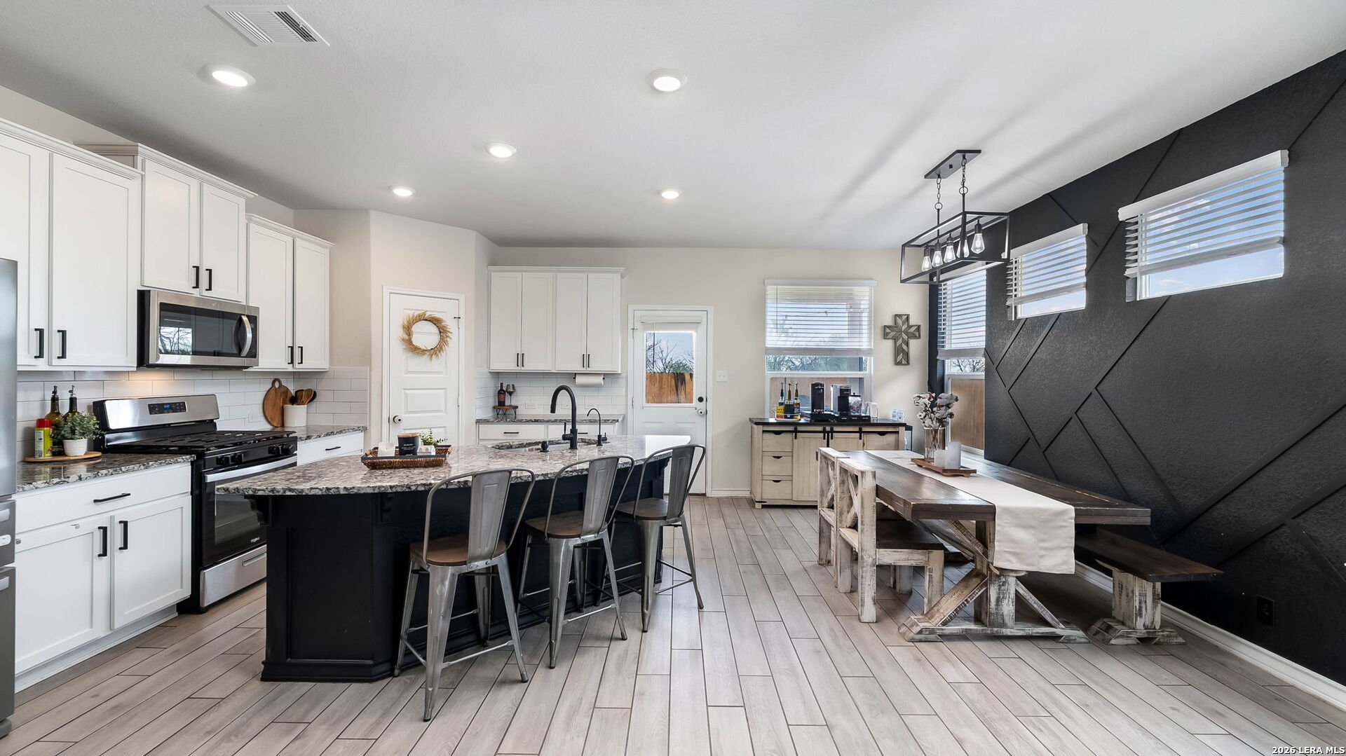 646 OVERLOOK RDG