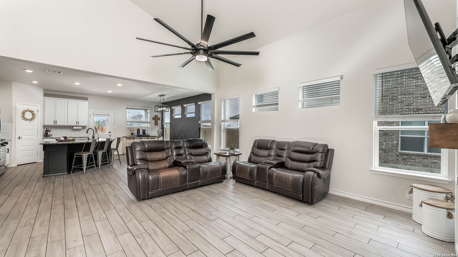 646 OVERLOOK RDG