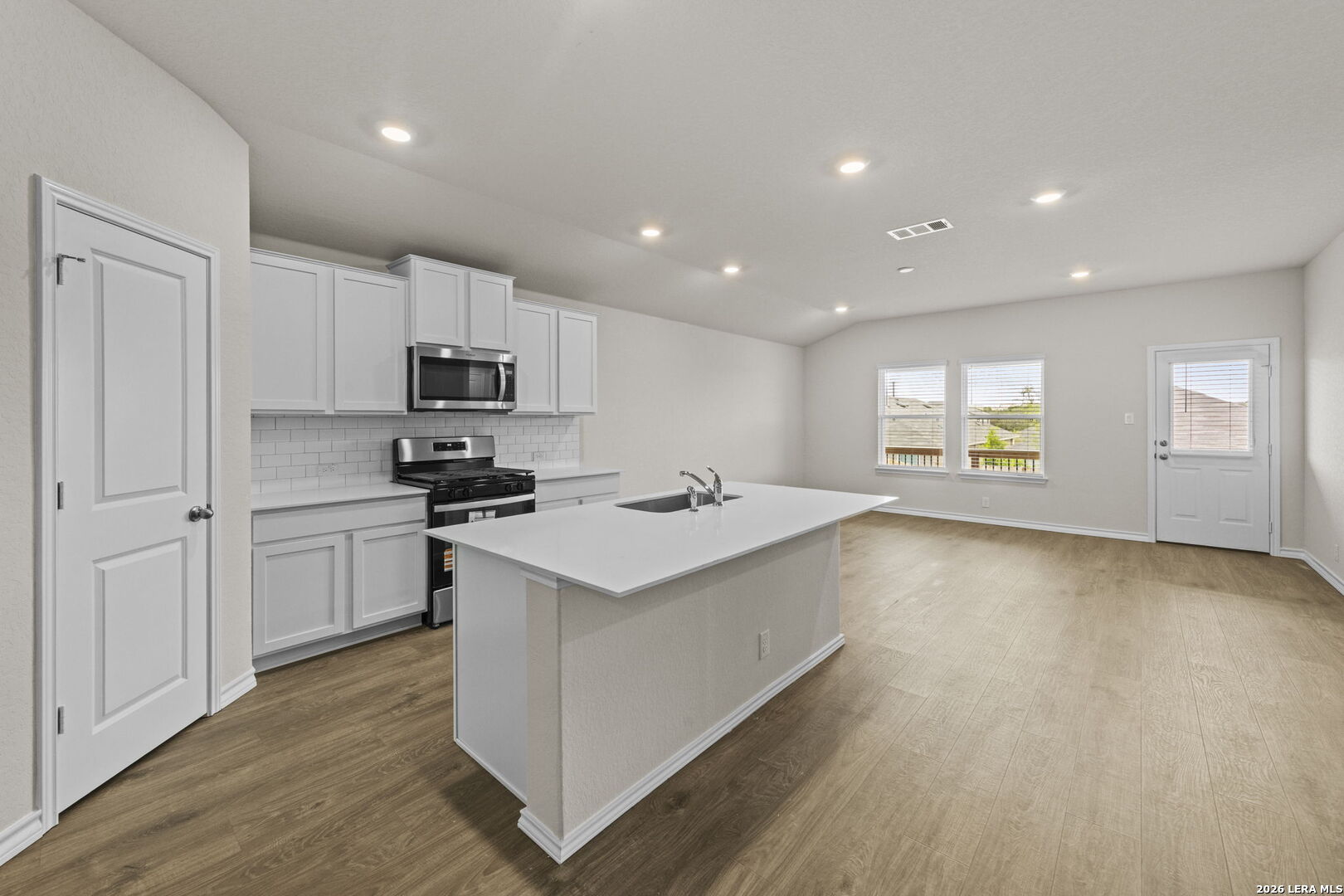 21149 Boulder Flats