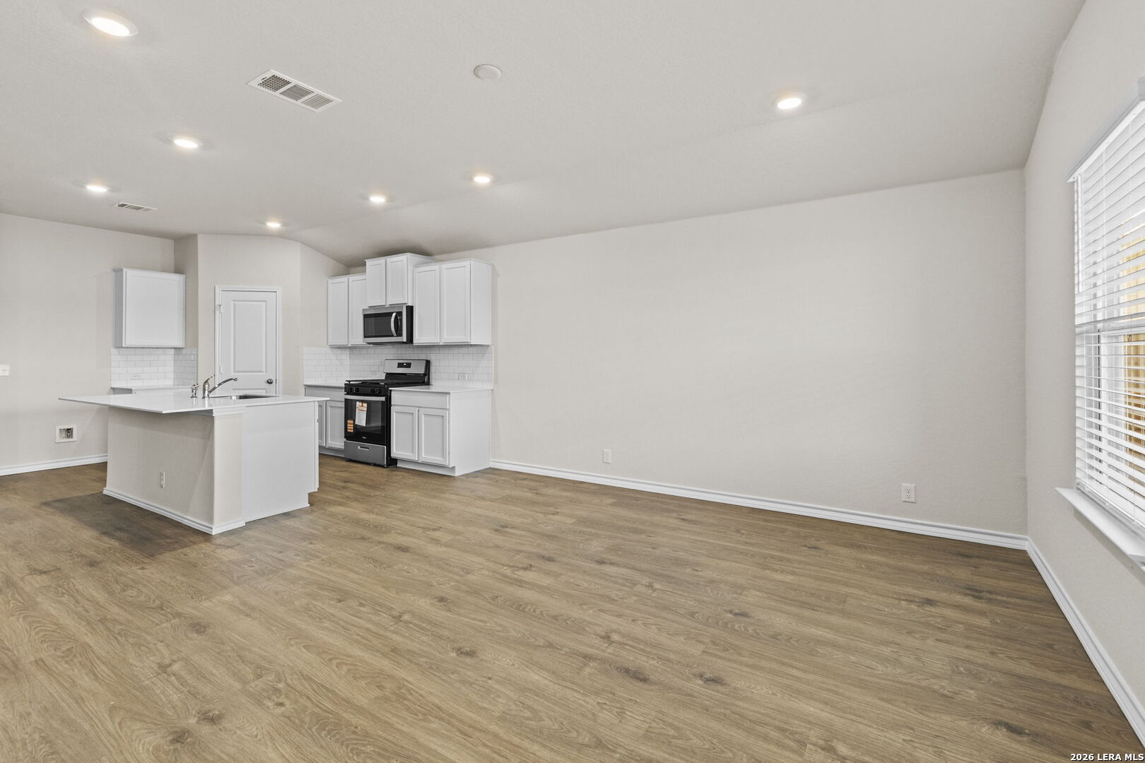 21149 Boulder Flats