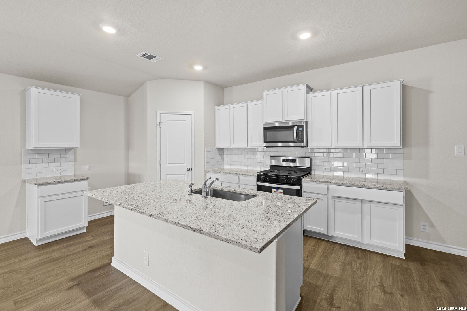 21137 Boulder Flats