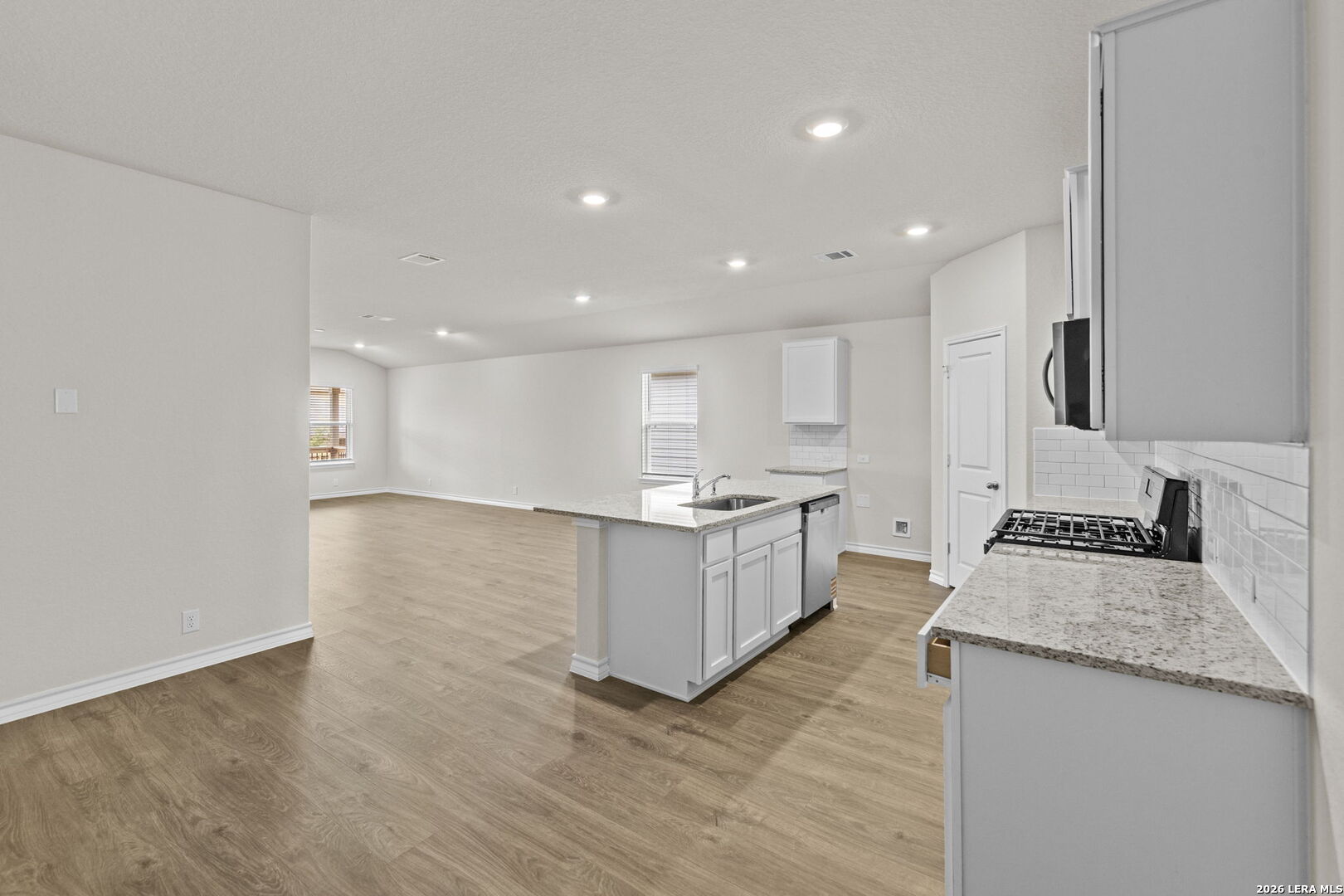 21137 Boulder Flats