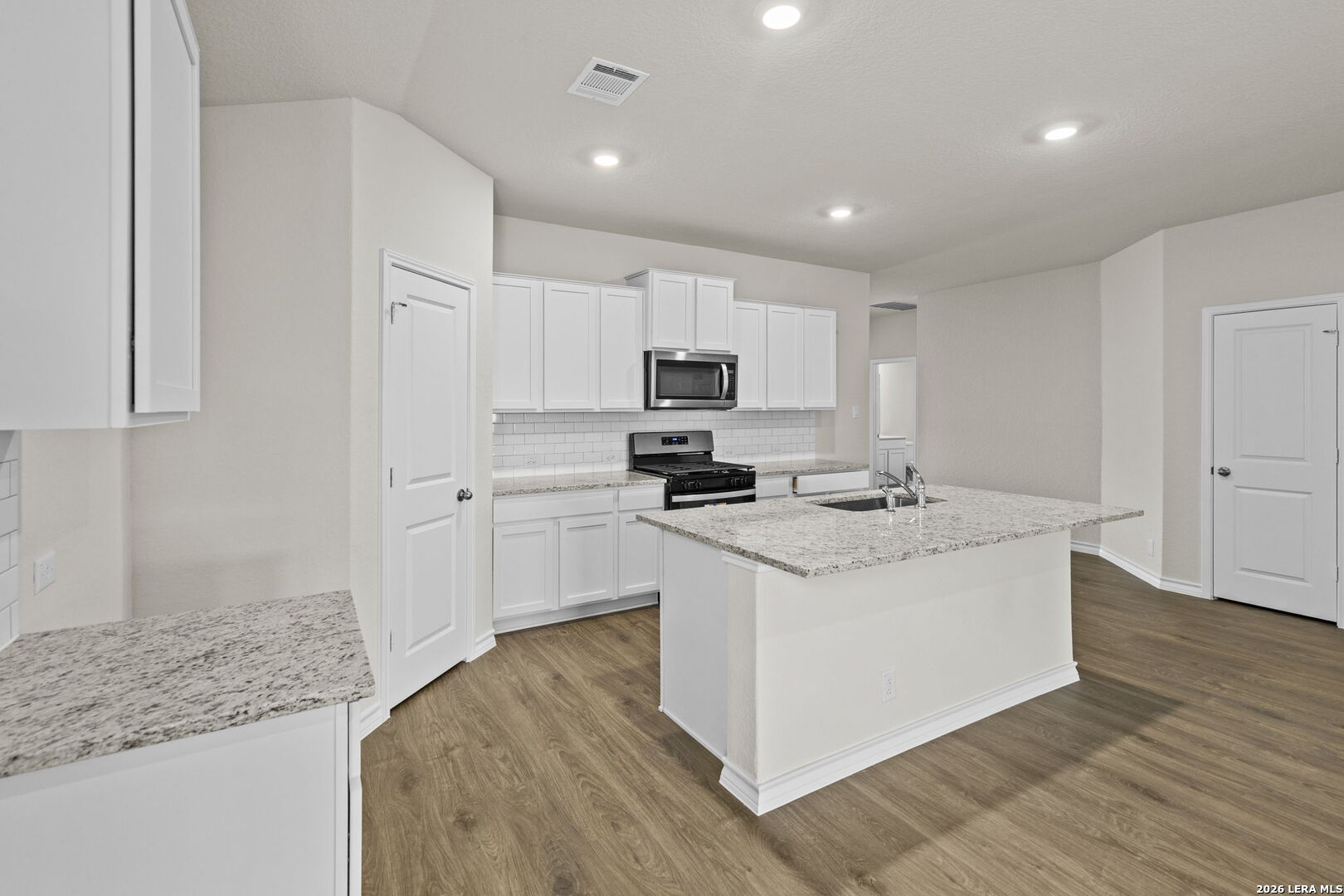 21137 Boulder Flats